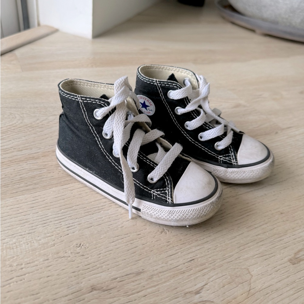 Toddler black high top Converse shoes - 7C